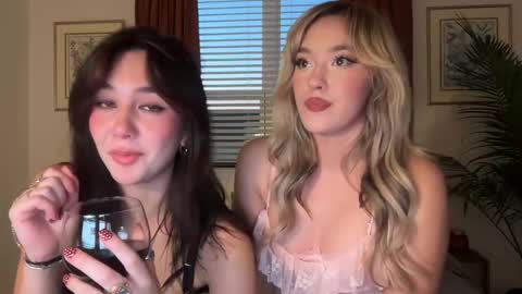 Snapshot of themykalaxo chatting on October 10, 12:26 am mykala online show from October 10, 12:26 am