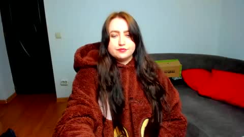 Snapshot of thenaughtygf chatting on February 2, 10:28 pm thenaughtygf online show from February 2, 10:28 pm