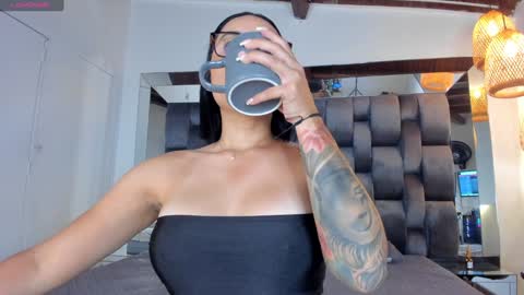 Snapshot of thepam_boobs chatting on January 17, 6:23 pm Pamela online show from January 17, 6:23 pm