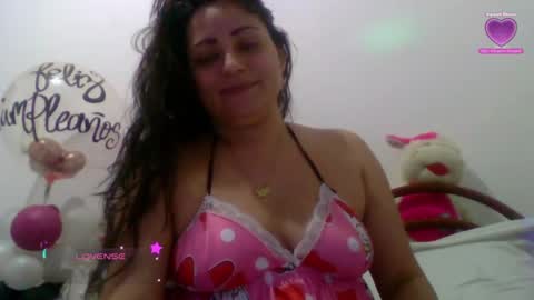Snapshot of thequeenbella chatting on September 22, 12:20 am bella saritta online show from September 22, 12:20 am