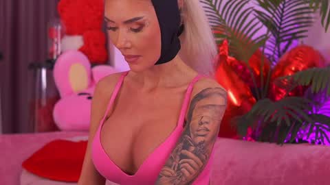 Deea  online show from April 1, 6:38 pm