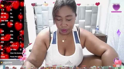 Snapshot of thickebonymilf chatting on October 2, 5:56 am XIOMARA online show from October 2, 5:56 am