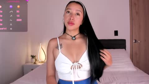 TIFFANY  online show from April 17, 12:40 pm