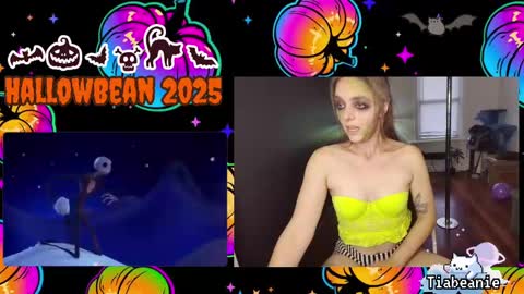 Snapshot of tia_beanie chatting on October 25, 10:05 pm TiaBeanie online show from October 25, 10:05 pm