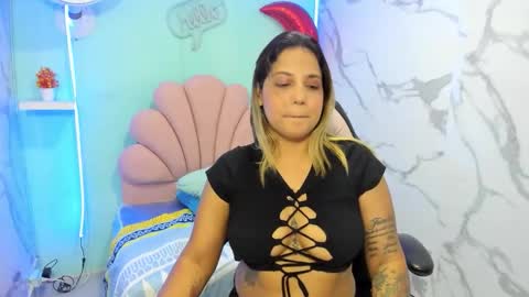 Snapshot of tiana_breeze chatting on September 19, 4:11 am tiana_breeze online show from September 19, 4:11 am