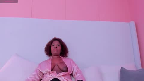 Snapshot of tiana_noir chatting on October 14, 12:13 am TIANA NOIR online show from October 14, 12:13 am