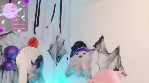 Tiana Le online show from October 28, 11:42 pm