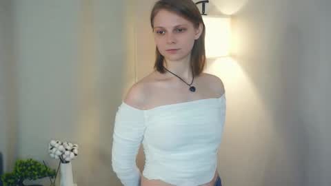 Lily online show from February 28, 8:36 am