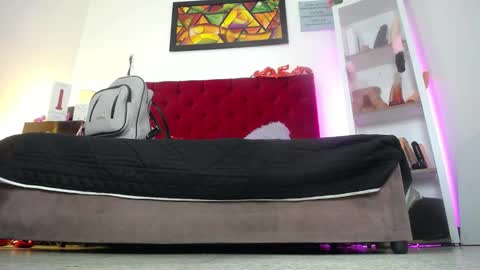 Tifanny Nails  online show from October 3, 1:38 pm