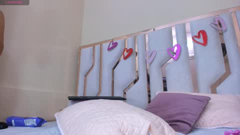Snapshot of tifany_chill chatting on February 19, 10:42 pm online show from February 19, 10:42 pm