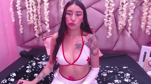 Snapshot of tiffani_hott_ chatting on December 6, 2:46 am TIFANI online show from December 6, 2:46 am