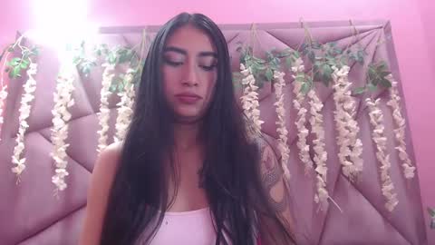Snapshot of tiffani_hott_ chatting on February 12, 2:56 am TIFANI online show from February 12, 2:56 am