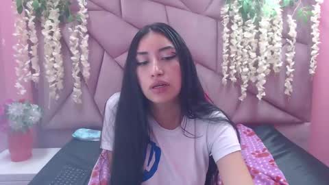Snapshot of tiffani_hott_ chatting on February 16, 3:05 am TIFANI online show from February 16, 3:05 am