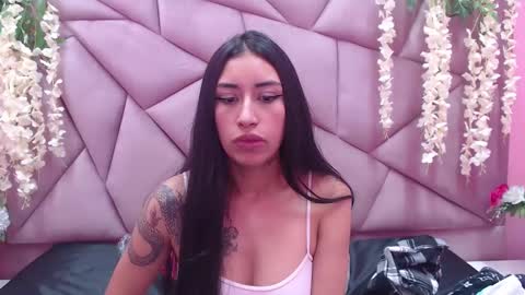 Snapshot of tiffani_hott_ chatting on February 4, 3:00 am TIFANI online show from February 4, 3:00 am
