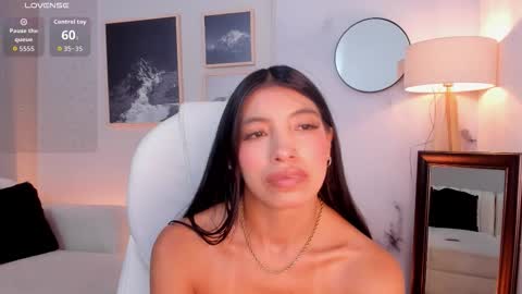 tiffany_low online show from March 18, 3:39 pm