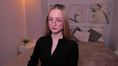 Snapshot of tiffanyhunt chatting on February 3, 10:58 am Tiffany online show from February 3, 10:58 am
