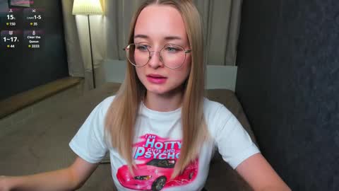 Snapshot of tiffanyhunt chatting on February 13, 2:52 pm Tiffany online show from February 13, 2:52 pm
