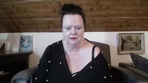 TiffanyMature online show from May 19, 7:15 am