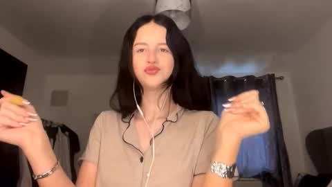 tildamcwhirt online show from January 19, 10:44 am