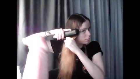 Tily Love online show from April 25, 2:36 pm