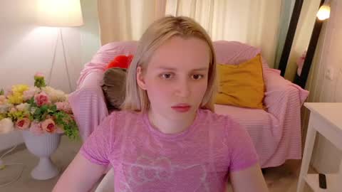 tinasiner online show from July 28, 1:54 pm