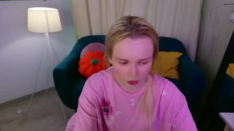 tinasiner online show from June 16, 3:57 pm