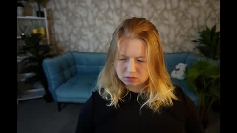 Snapshot of tinkerrbelll chatting on September 29, 7:41 pm TinkerrBelll online show from September 29, 7:41 pm