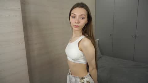 Snapshot of tiny_bunny__ chatting on February 8, 5:50 pm Sofia online show from February 8, 5:50 pm