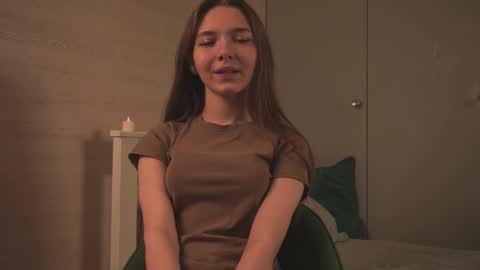 Snapshot of tiny_bunny__ chatting on February 22, 4:37 pm Sofia online show from February 22, 4:37 pm