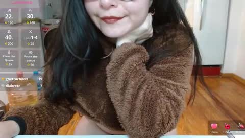 Tiny Caroline online show from December 12, 10:52 pm