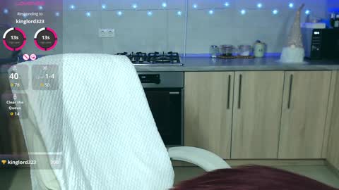 Snapshot of tiny_pixiee chatting on January 1, 7:10 pm Kira online show from January 1, 7:10 pm