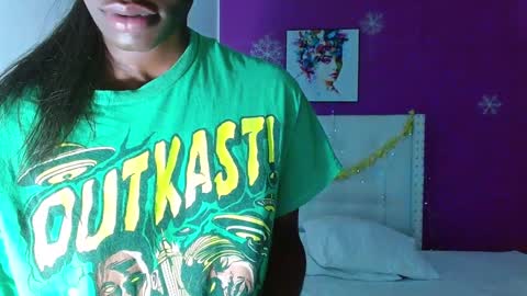 tiny_sexy_ebony online show from December 7, 4:25 pm