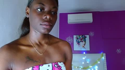 tiny_sexy_ebony online show from December 3, 3:22 pm