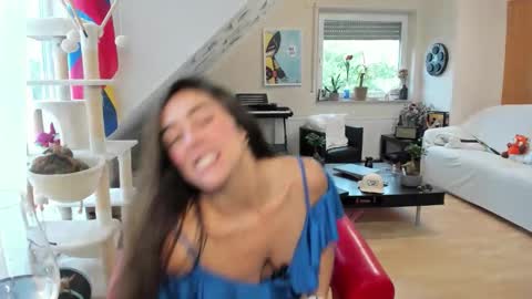 Snapshot of tiny_williams chatting on September 11, 6:25 am Tiny online show from September 11, 6:25 am