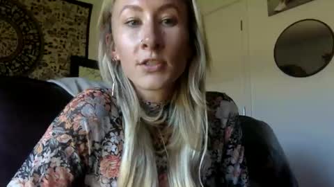 tinyandtatted420 online show from October 14, 10:12 pm