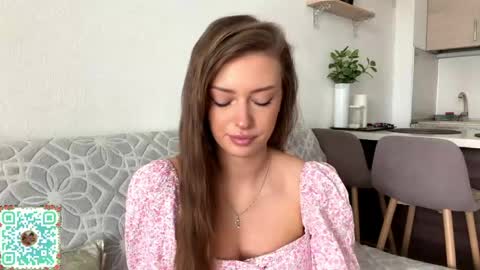 Mona online show from May 20, 11:40 am