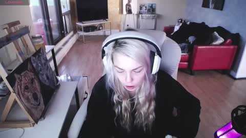 stage Kylie Sinner  brand CLITBAIT online show from September 12, 9:40 am