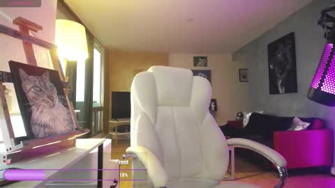 stage Kylie Sinner  brand CLITBAIT online show from March 22, 10:27 pm