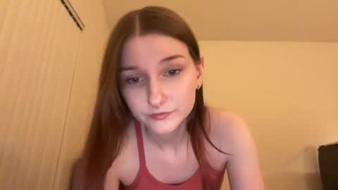 Snapshot of tinytittytia chatting on October 3, 5:23 am Tia online show from October 3, 5:23 am