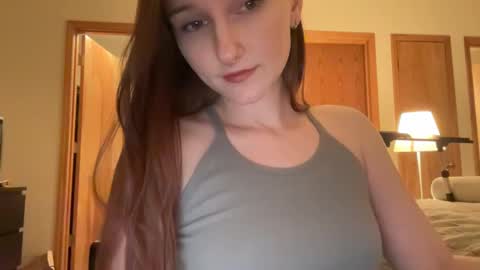 Snapshot of tinytittytia chatting on September 22, 5:28 am Tia online show from September 22, 5:28 am