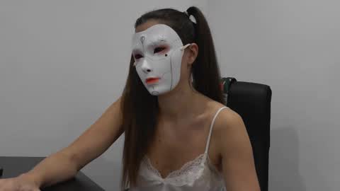 Tinks online show from December 3, 8:44 pm