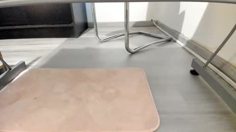 Anna online show from December 18, 6:35 pm