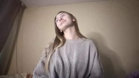 Hi Im Carry 18 years old online show from December 2, 6:15 am