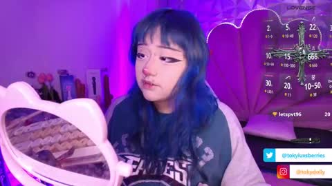 Snapshot of toky_doll chatting on September 30, 8:24 pm toky online show from September 30, 8:24 pm