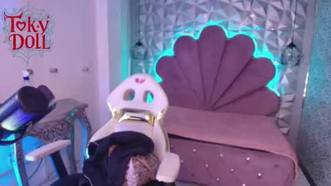 Snapshot of toky_doll chatting on October 7, 7:29 pm toky online show from October 7, 7:29 pm