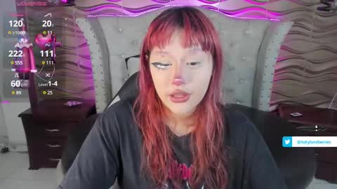 Snapshot of toky_doll chatting on March 6, 7:32 pm toky online show from March 6, 7:32 pm