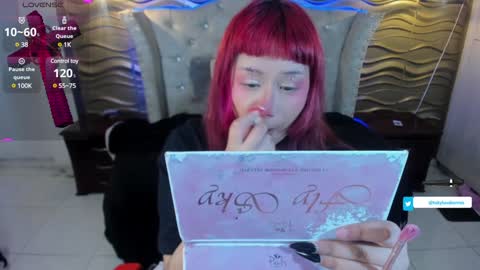 Snapshot of toky_doll chatting on February 6, 7:40 pm toky online show from February 6, 7:40 pm