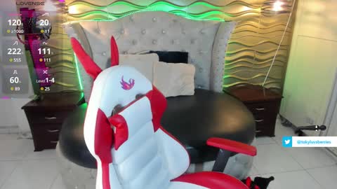 Snapshot of toky_doll chatting on February 13, 7:10 pm toky online show from February 13, 7:10 pm