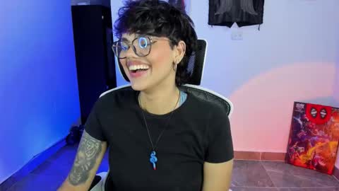 Snapshot of tokyo_uwu chatting on October 6, 8:20 am sofi 3 online show from October 6, 8:20 am
