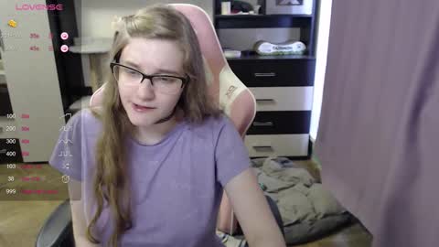 Snapshot of tomato_tease chatting on October 7, 12:53 pm tomato_tease online show from October 7, 12:53 pm